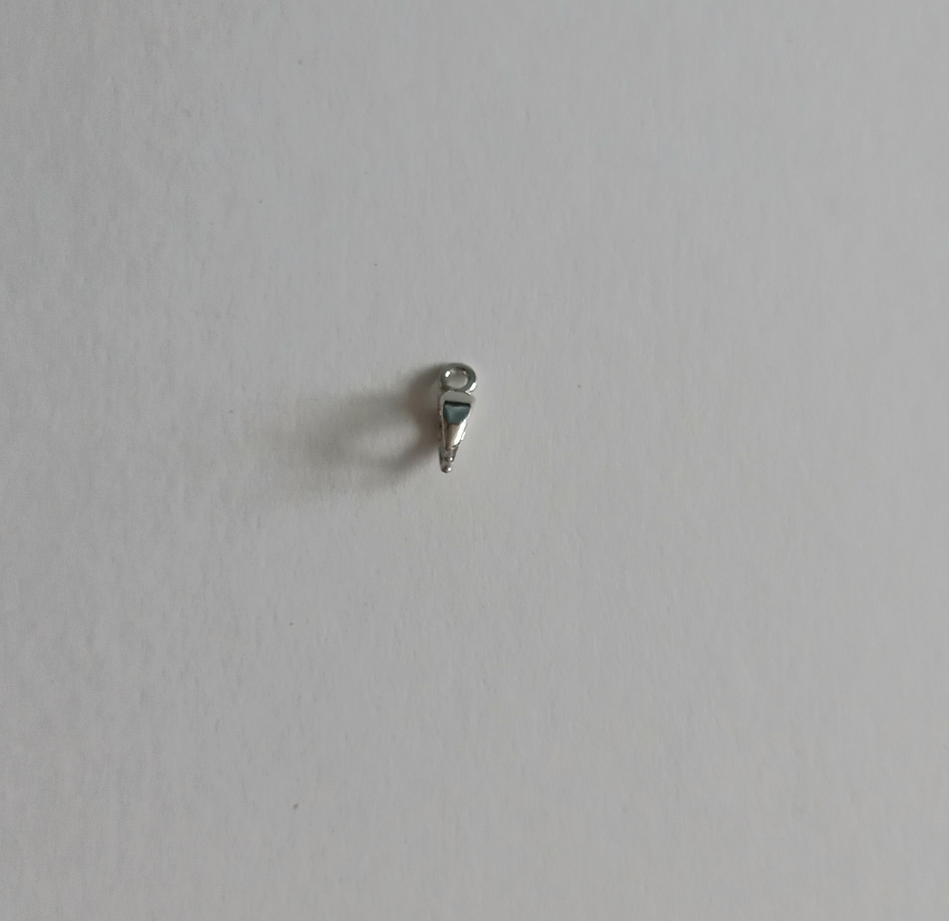 Šlupna s očkem - postříbřená, 3 x 5 mm